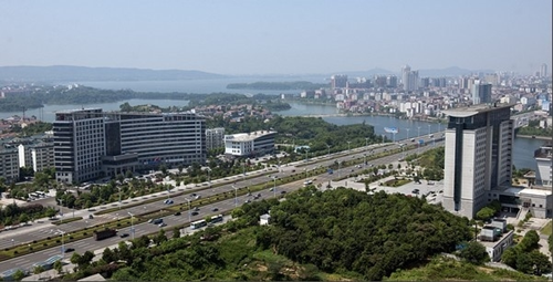 ����������